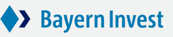 Zu dem hellblauen Logo von BayernInvest gehört auf der linken Seite eine Raute.
