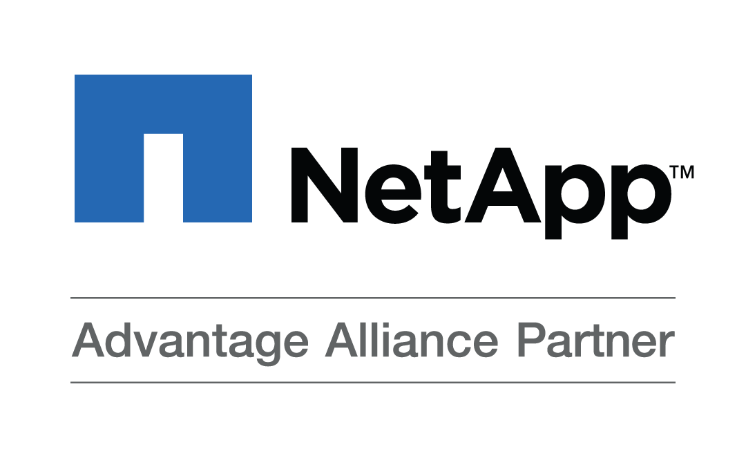 Logo-Technologiepartner-NetApp-Alliance Das Logo von NetApp ist auf weißem Hintergrund, enthält ein Viereck, was überwiegend blau ist, und den schwarzen Schriftzug NetApp TM Advantage Alliance Partner.