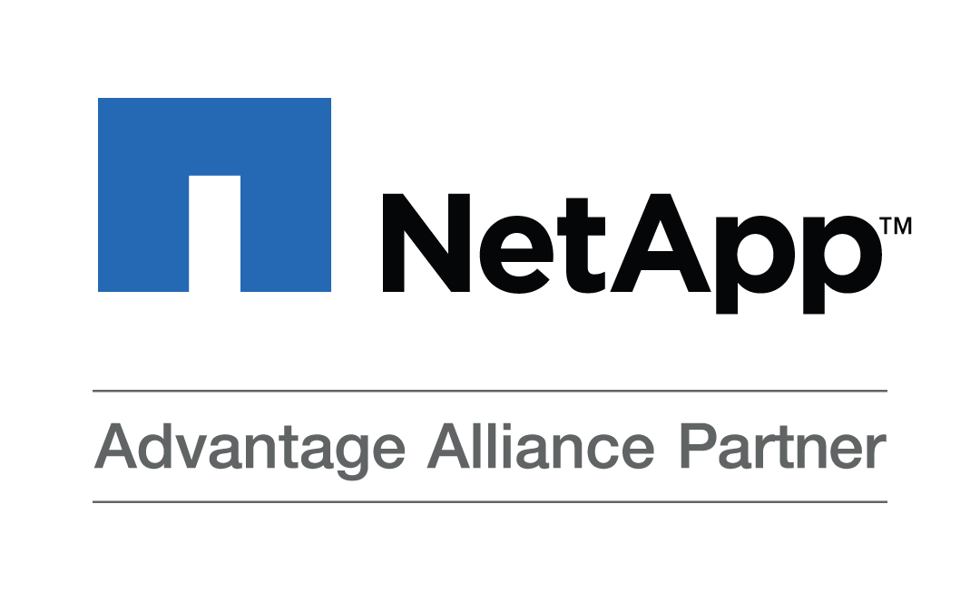 Das Logo von NetApp ist auf weißem Hintergrund, enthält ein Viereck, was überwiegend blau ist, und den schwarzen Schriftzug NetApp TM Advantage Alliance Partner.